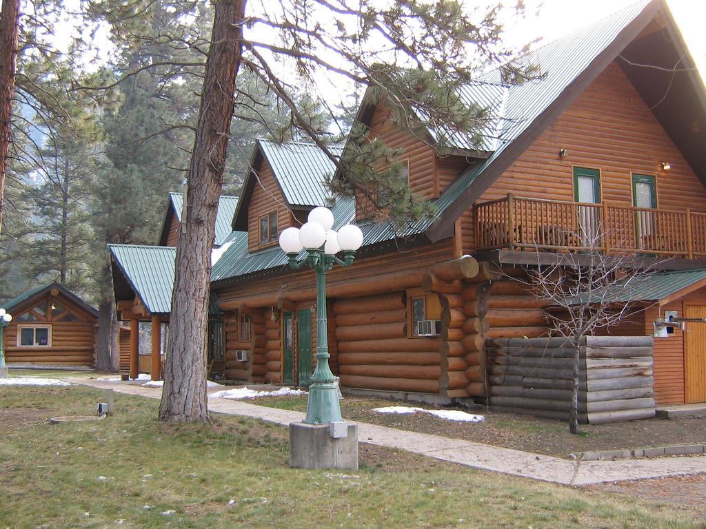 Rainbow Lake Castle Resort Принстаун Екстериор снимка