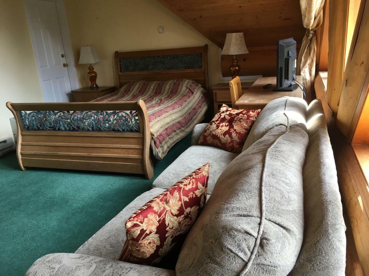 Rainbow Lake Castle Resort Принстаун Екстериор снимка