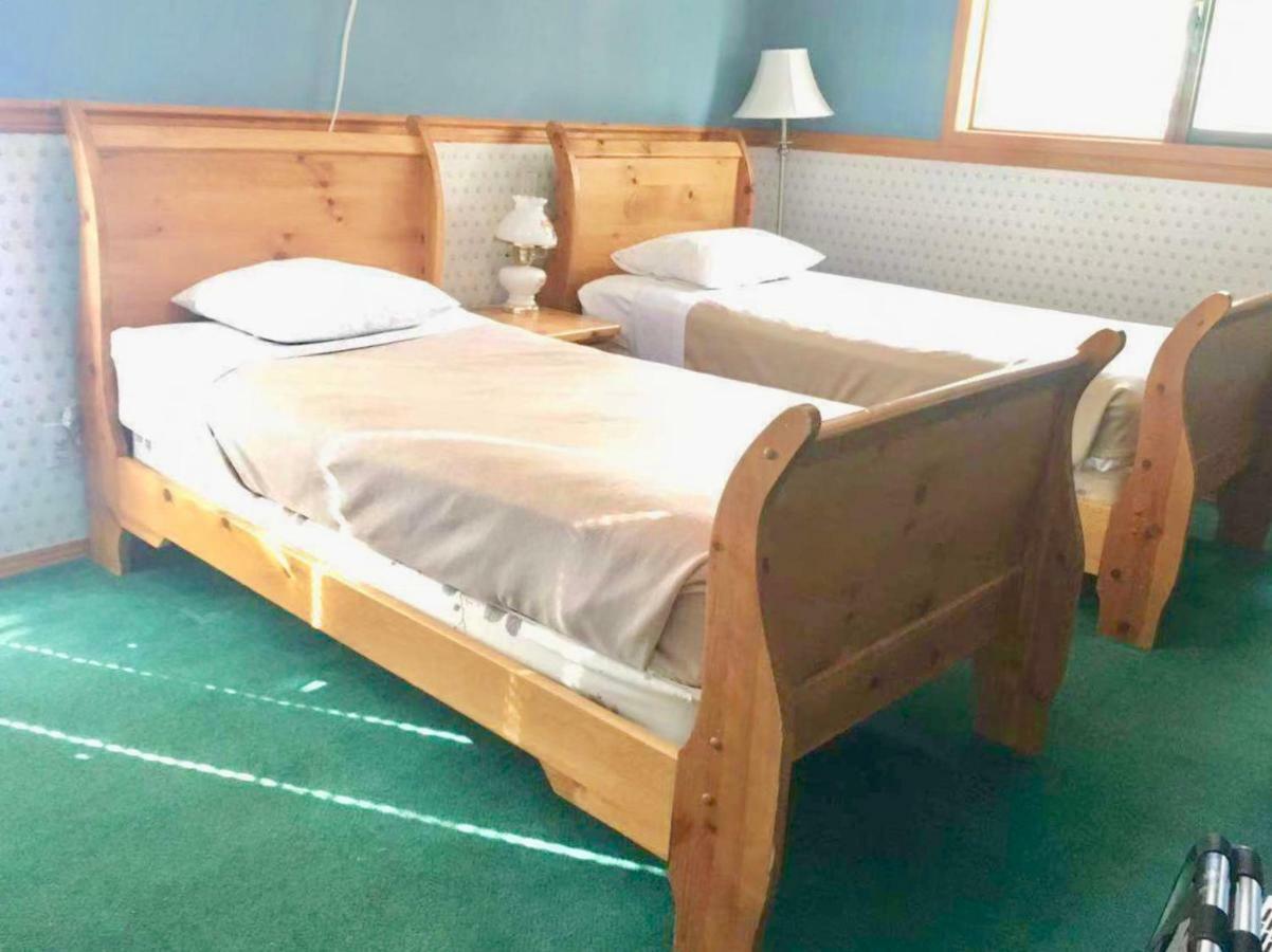 Rainbow Lake Castle Resort Принстаун Екстериор снимка