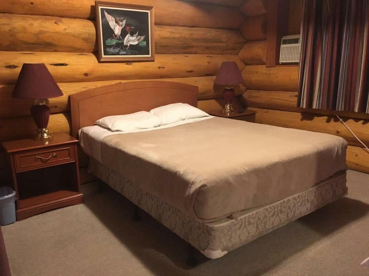 Rainbow Lake Castle Resort Принстаун Екстериор снимка